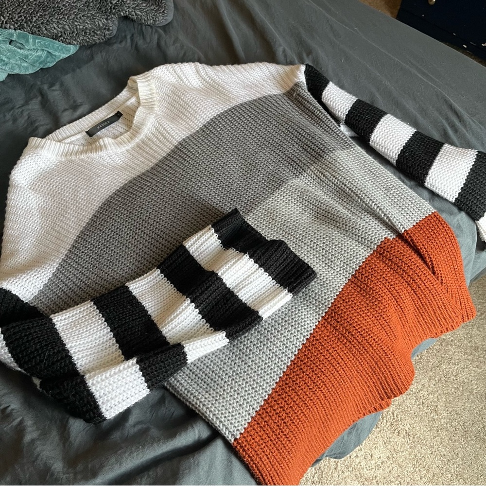 Wide Sleeved Block Sweater